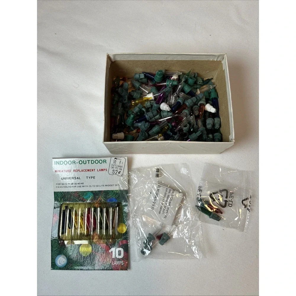 Mixed Lot 2.5 Volt Mini Light Replacement Christmas Bulbs Bases Fuses Craft 1265